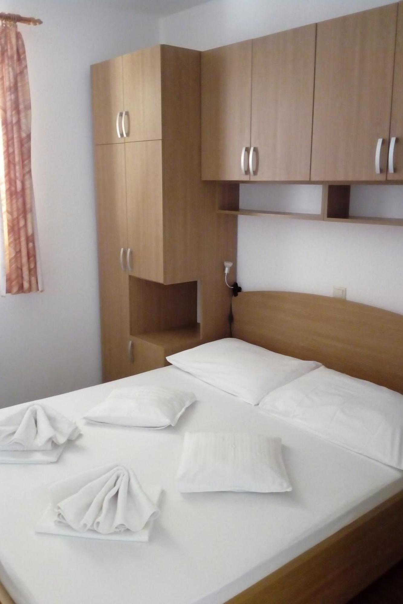 Apartments With A Parking Space Igrane, Makarska - 13535 客房 照片
